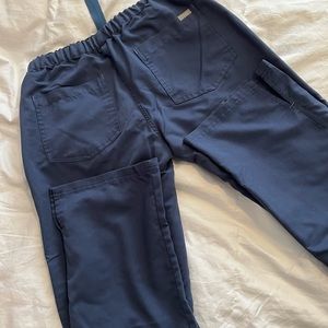 Figs size S. Weathered Navy.